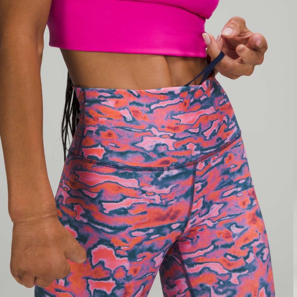 Wunder Train High Rise Short 8”